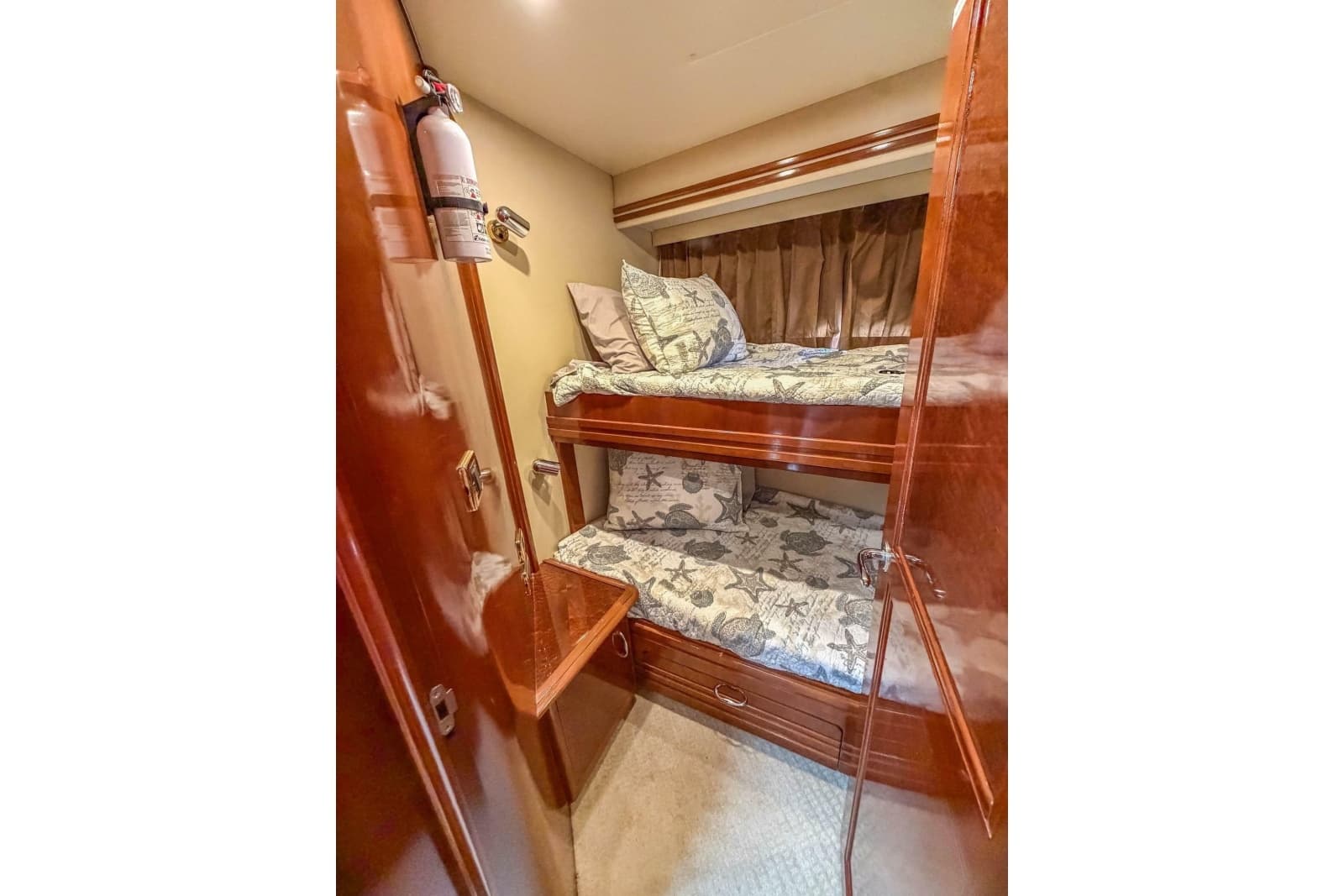 2005 Carver 56 Voyager - Photo 17