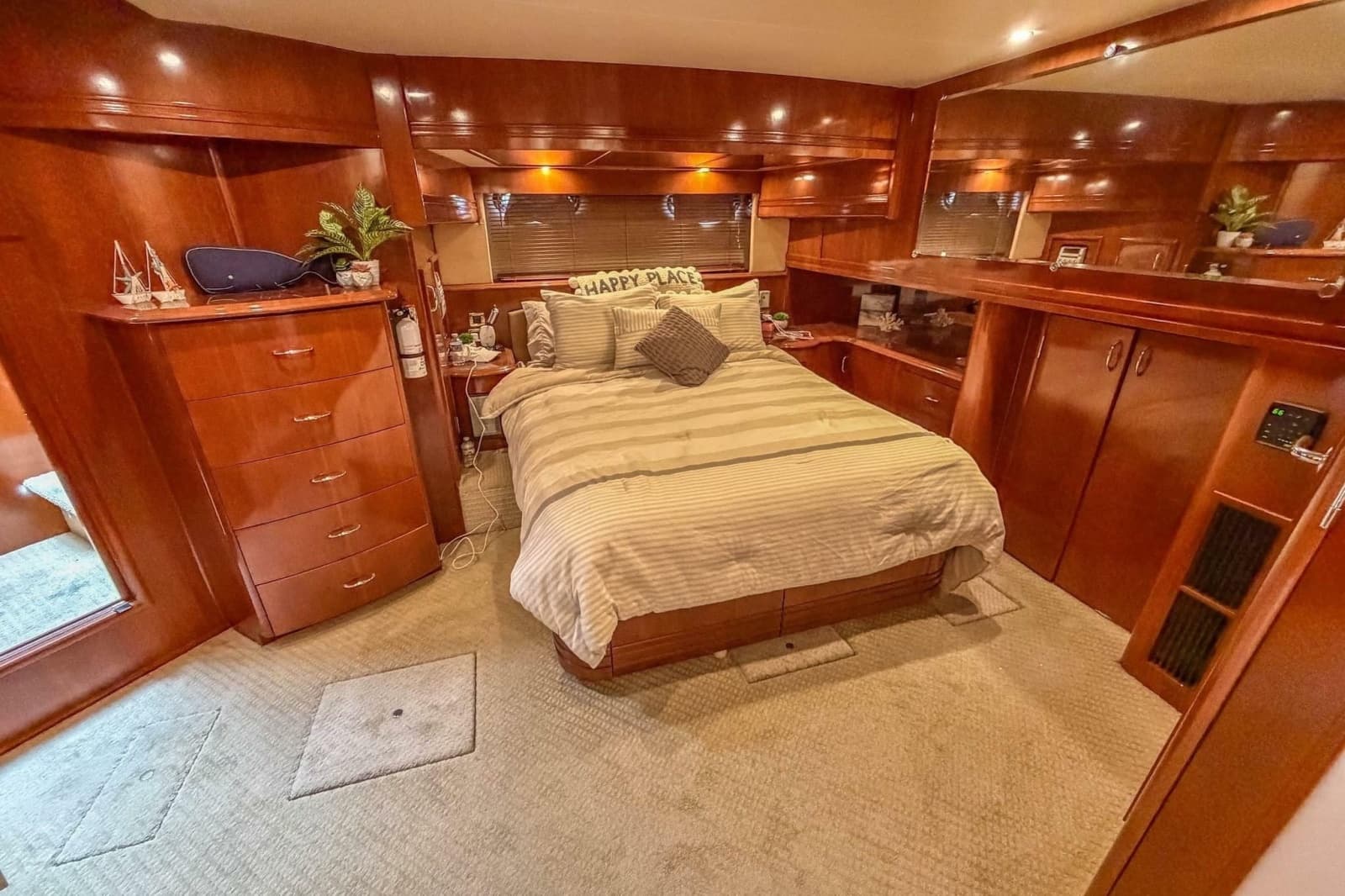 2005 Carver 56 Voyager - Photo 19