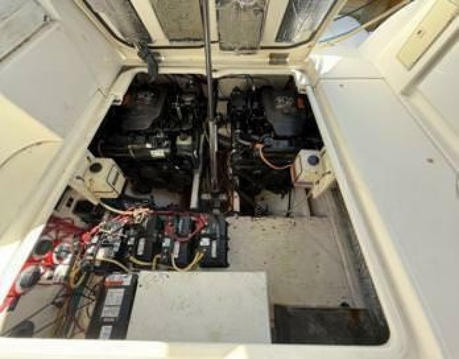 2005 Cruisers Yachts 340 Express - Photo 29