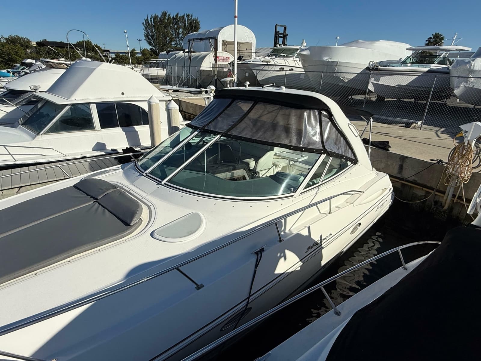 2005 Cruisers Yachts 340 Express - Photo 6