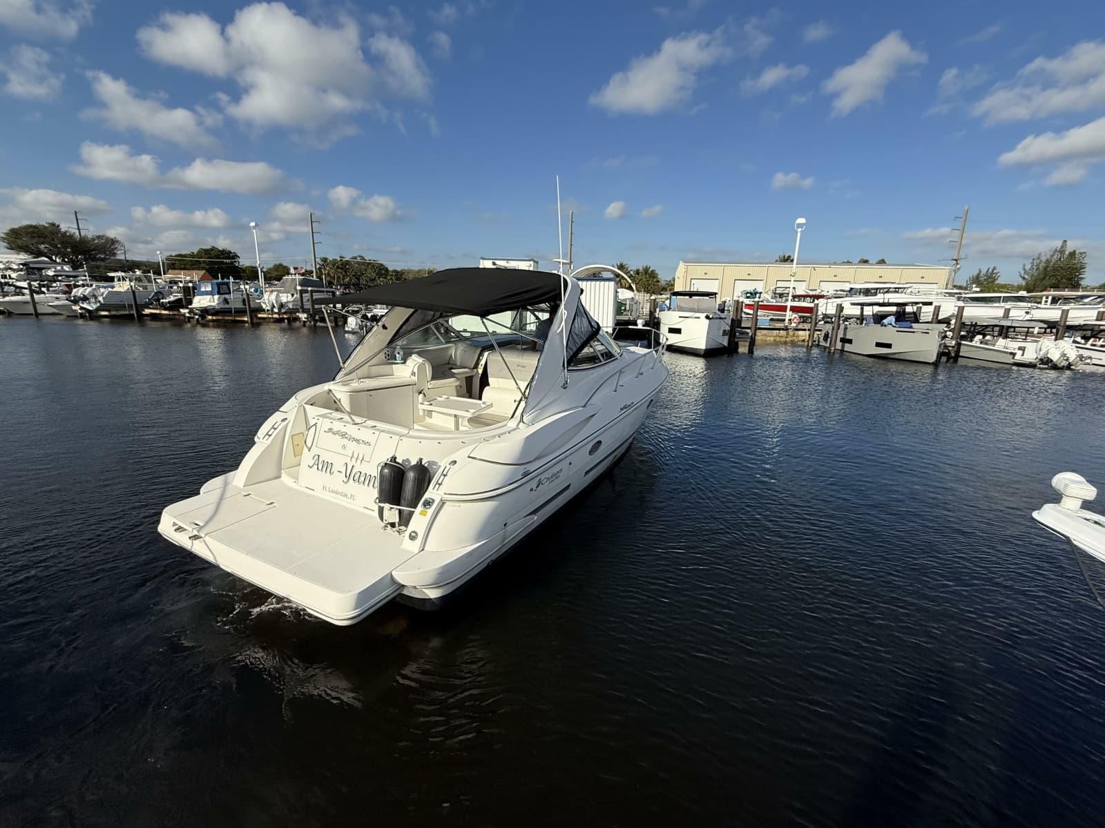 2005 Cruisers Yachts 340 Express - Photo 3