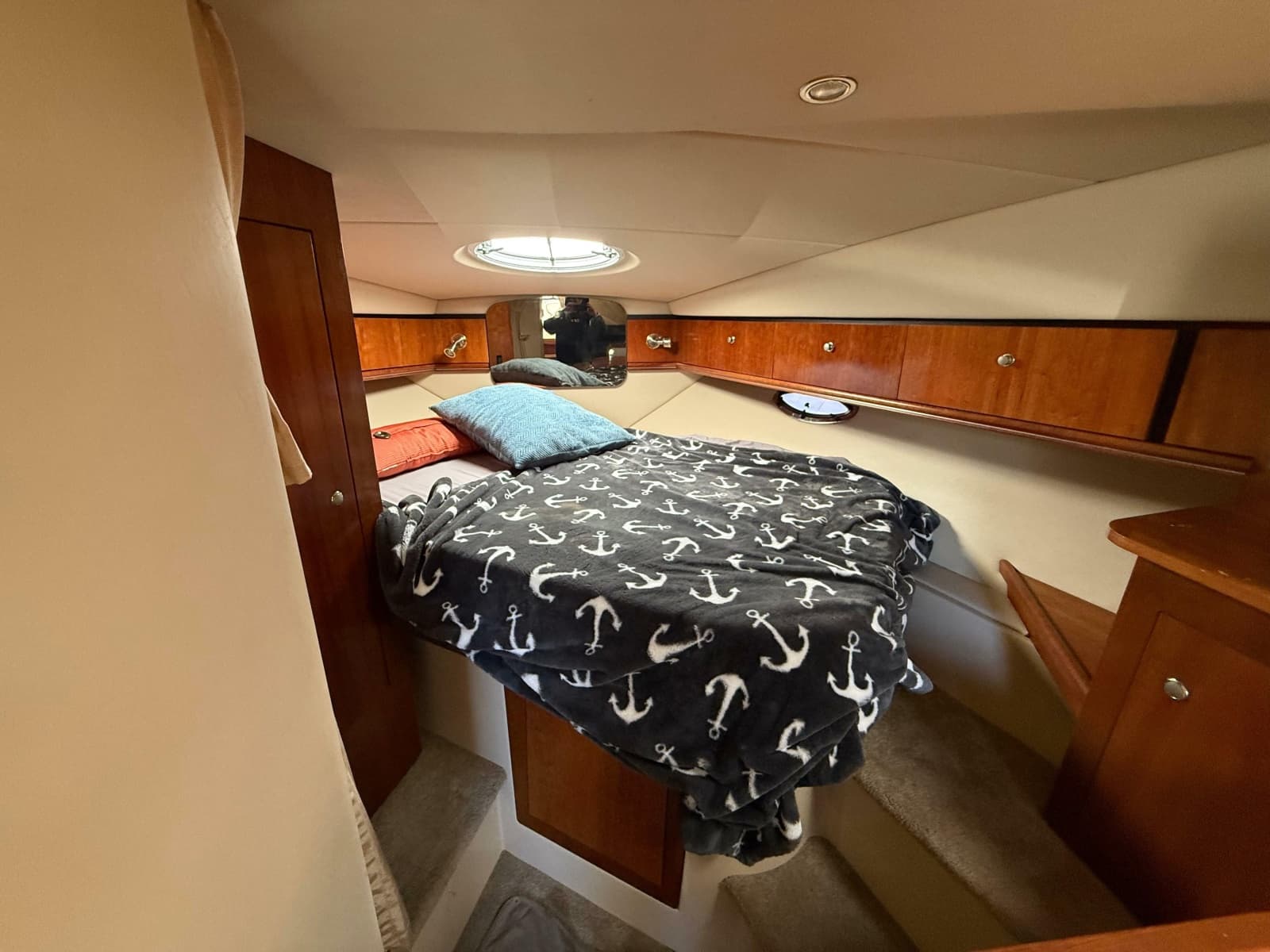 2005 Cruisers Yachts 340 Express - Photo 19