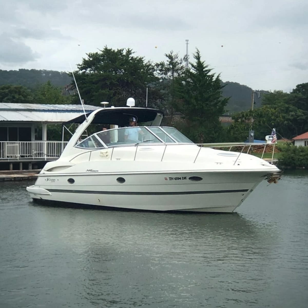 2005 Cruisers Yachts 340 Express - Photo 1