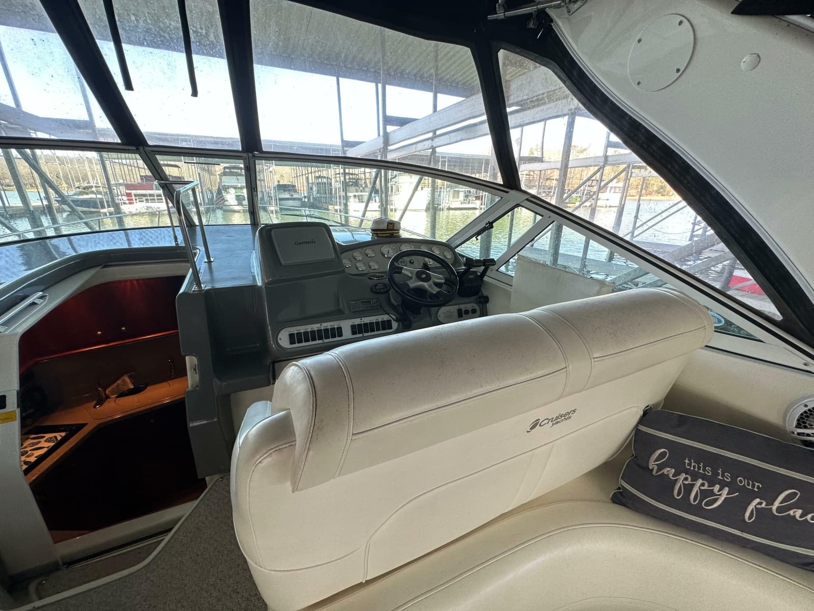 2005 Cruisers Yachts 340 Express - Photo 2