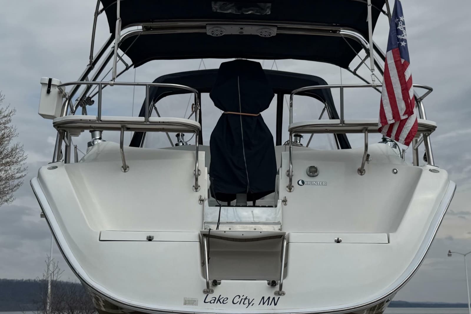 2005 Hunter 38 - Photo 3