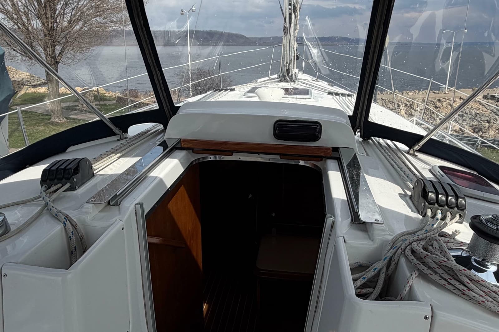 2005 Hunter 38 - Photo 8