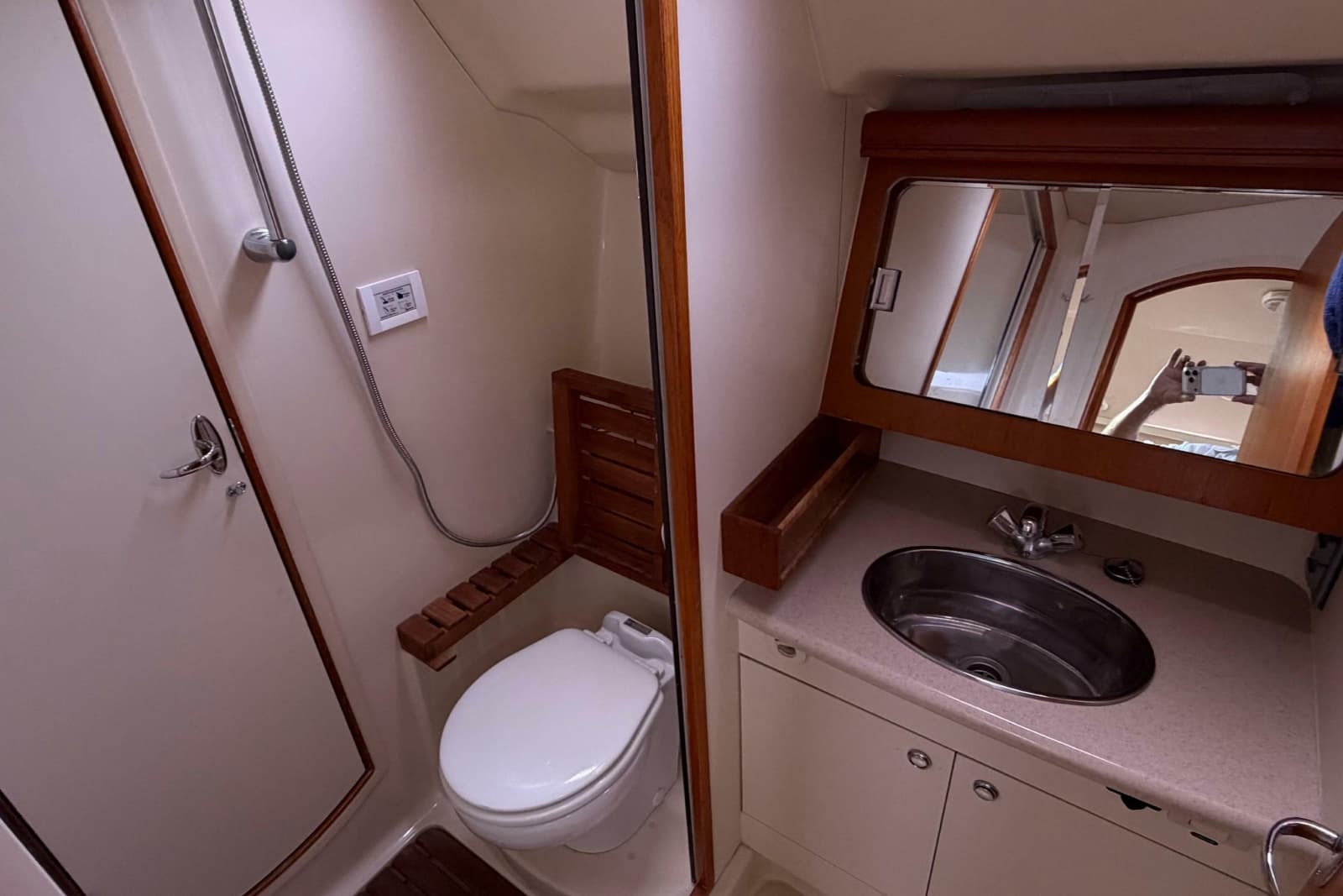 2005 Hunter 38 - Photo 21