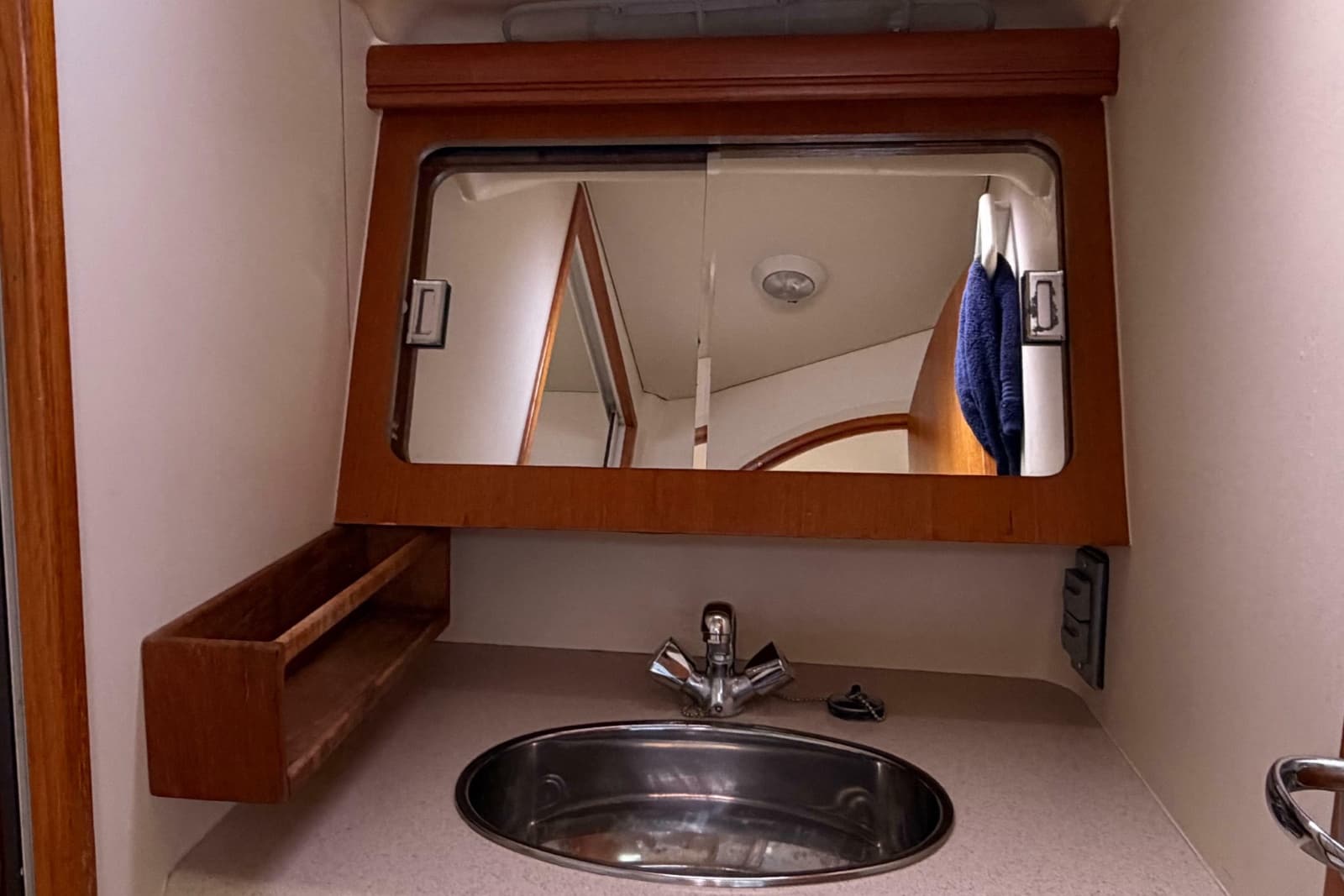 2005 Hunter 38 - Photo 23