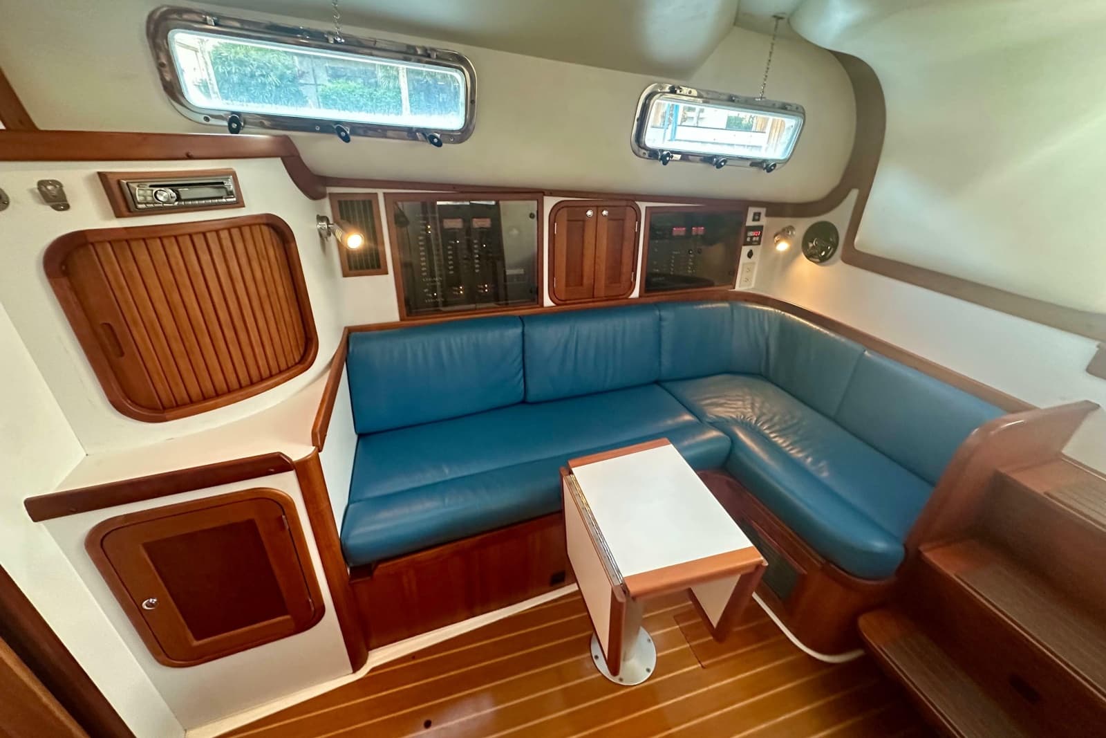 2005 Legacy Yachts 34 Express - Photo 10