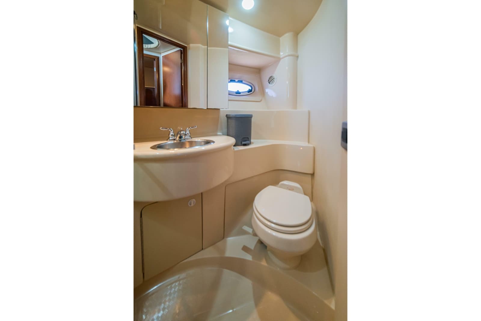 2005 Meridian 341 Sedan - Photo 41