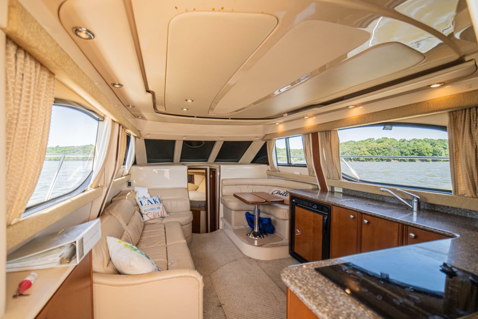 2005 Meridian 341 Sedan - Photo 31