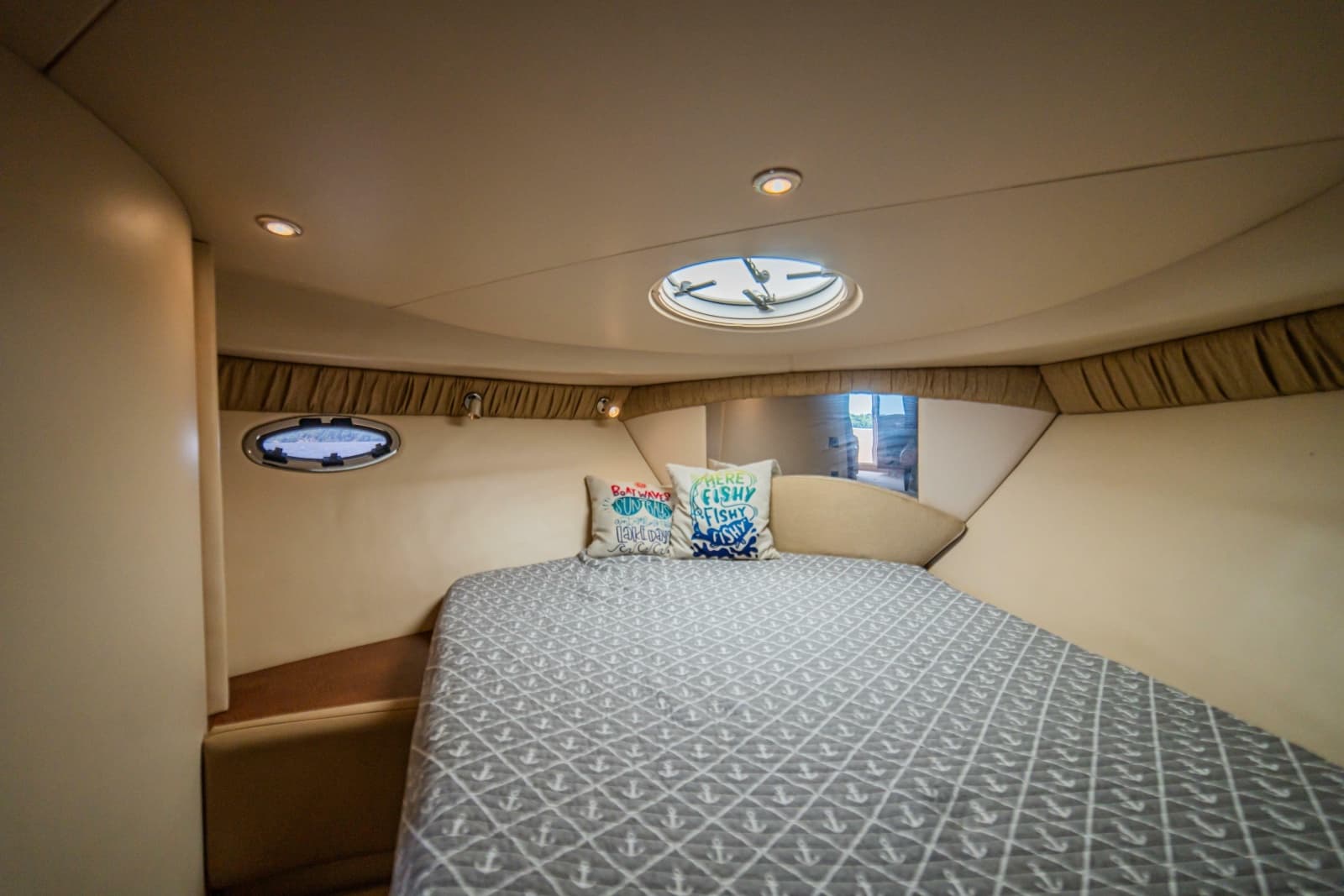 2005 Meridian 341 Sedan - Photo 38