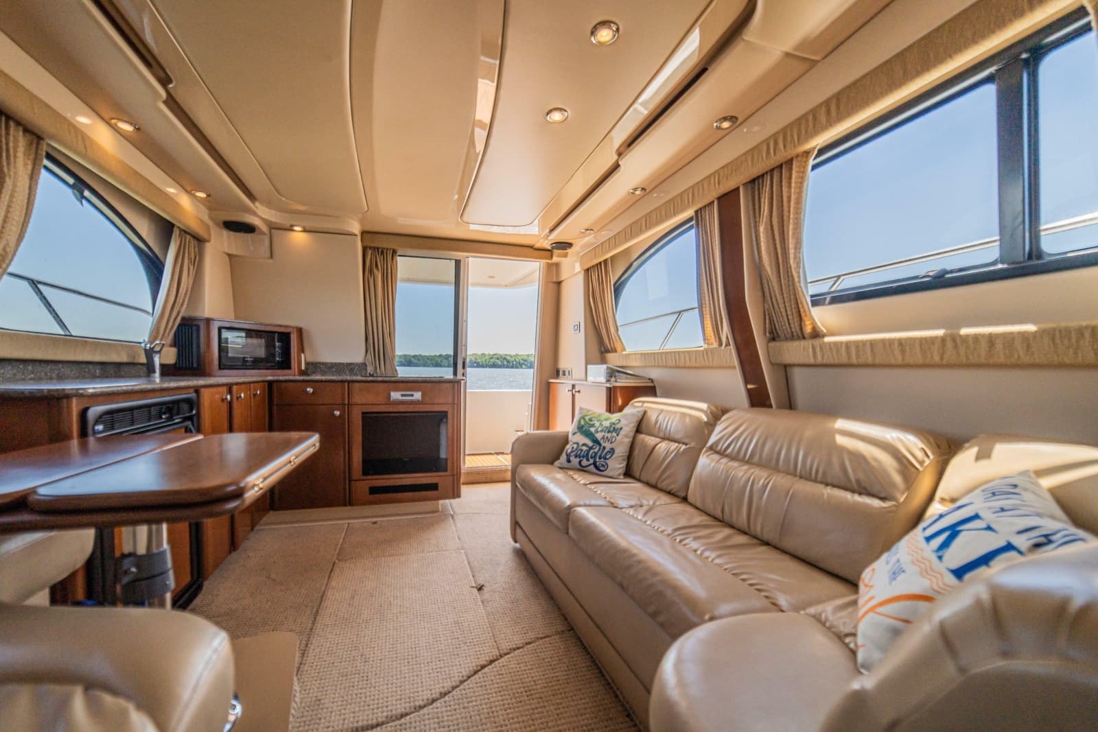 2005 Meridian 341 Sedan - Photo 34