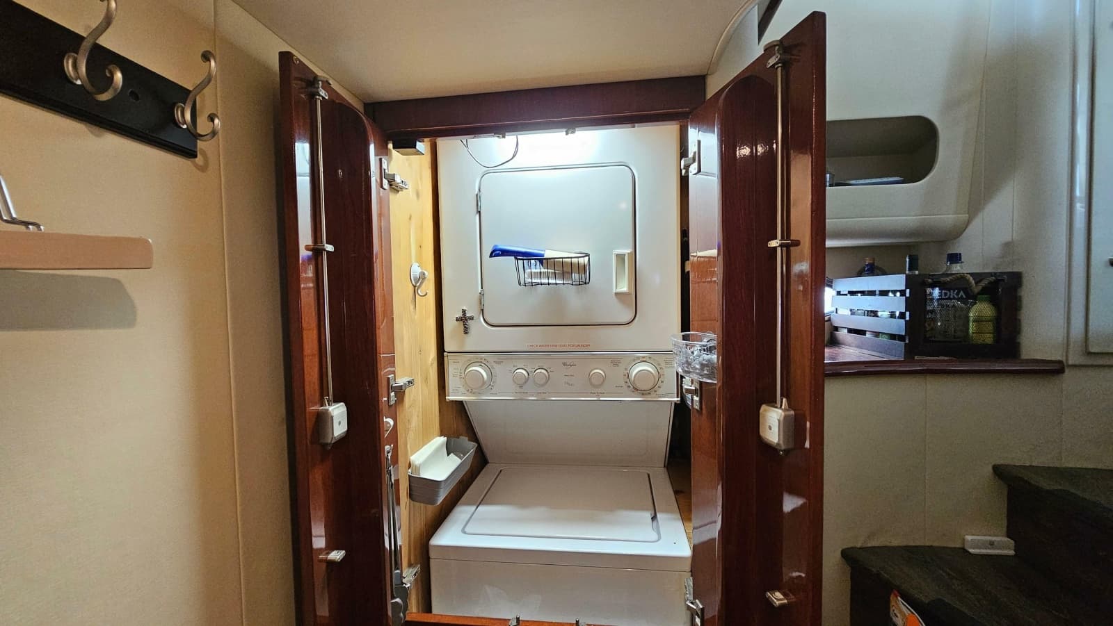 2005 Neptunus 56 Flybridge - Photo 36