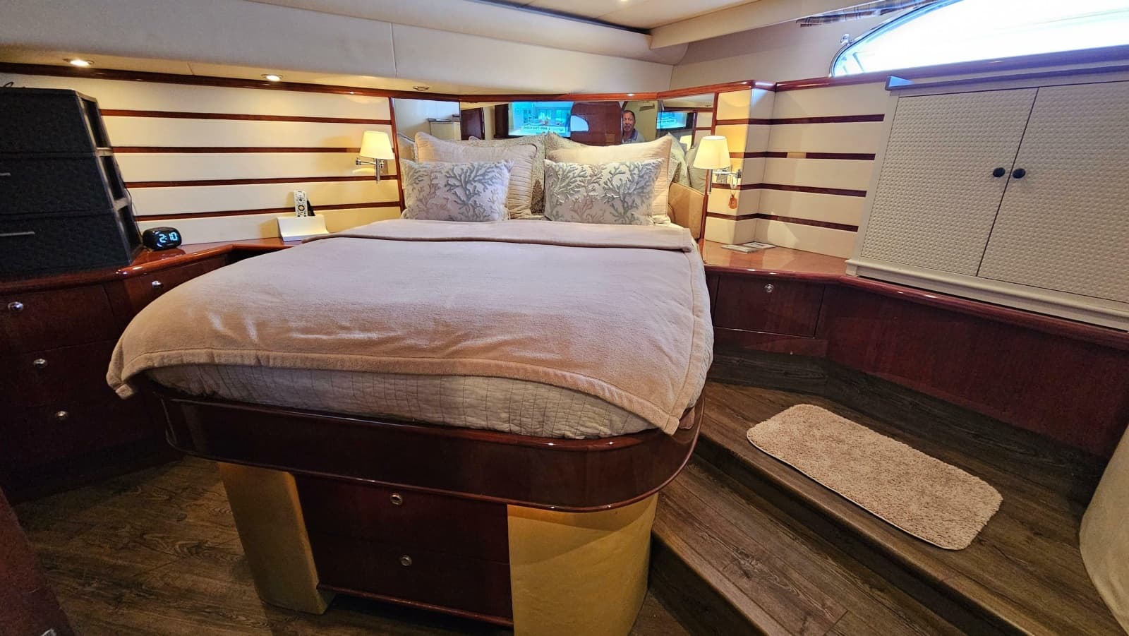 2005 Neptunus 56 Flybridge - Photo 30