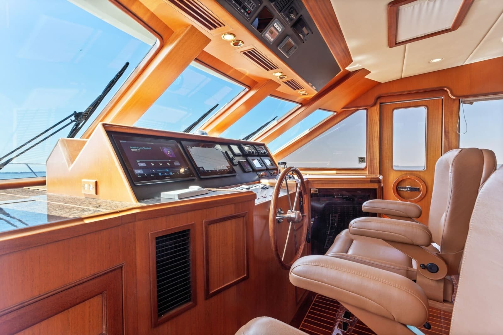2005 Offshore Yachts 66 Pilot House - Photo 19