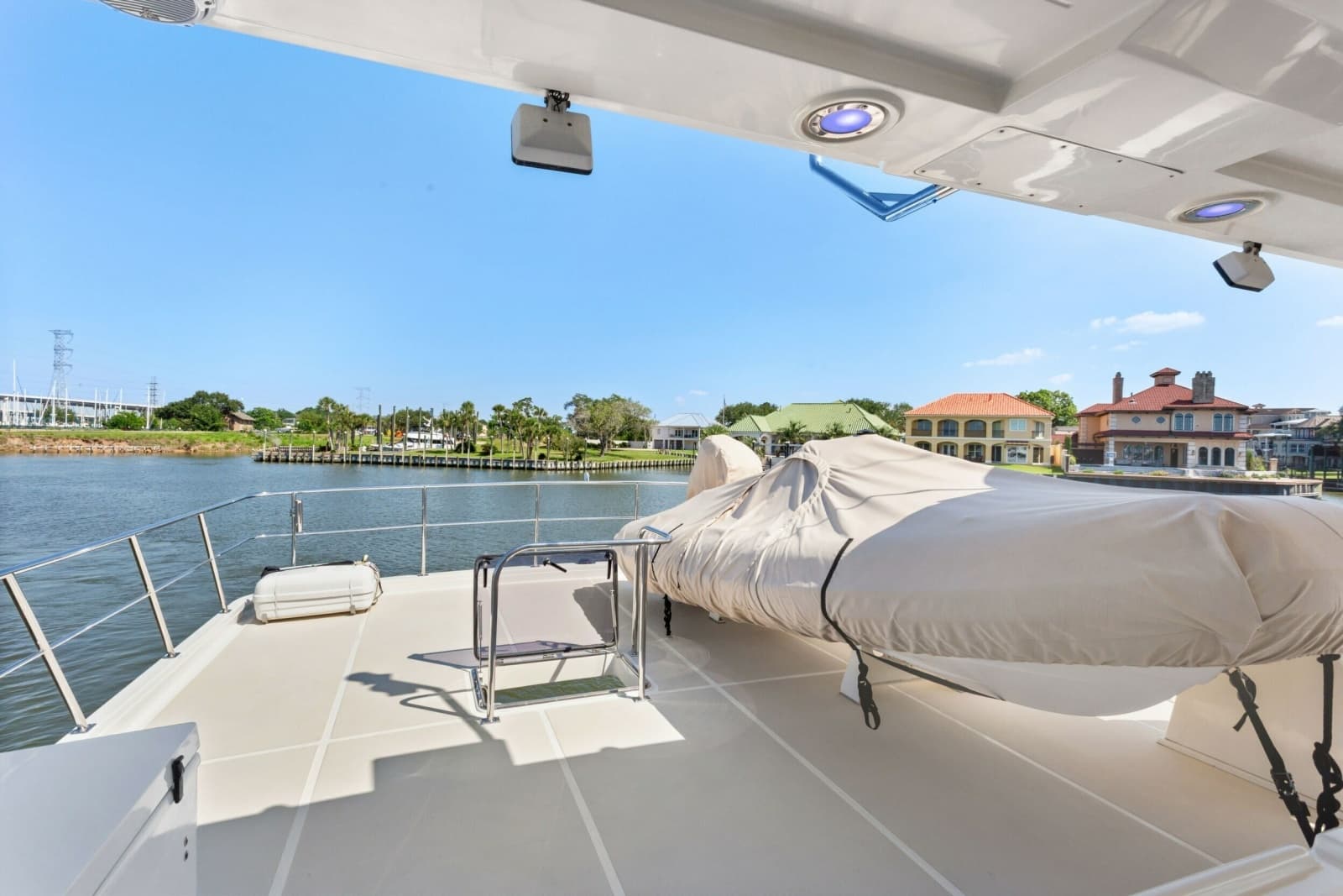 2005 Offshore Yachts 66 Pilot House - Photo 34