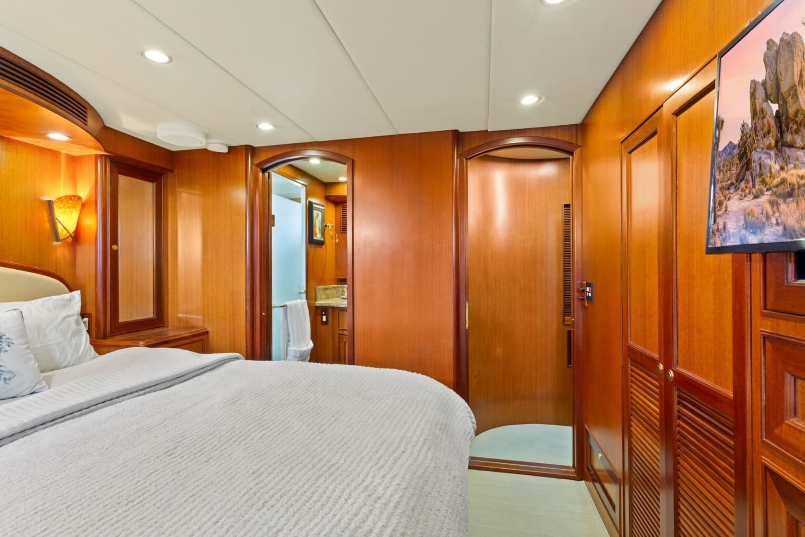2005 Offshore Yachts 66 Pilot House - Photo 23