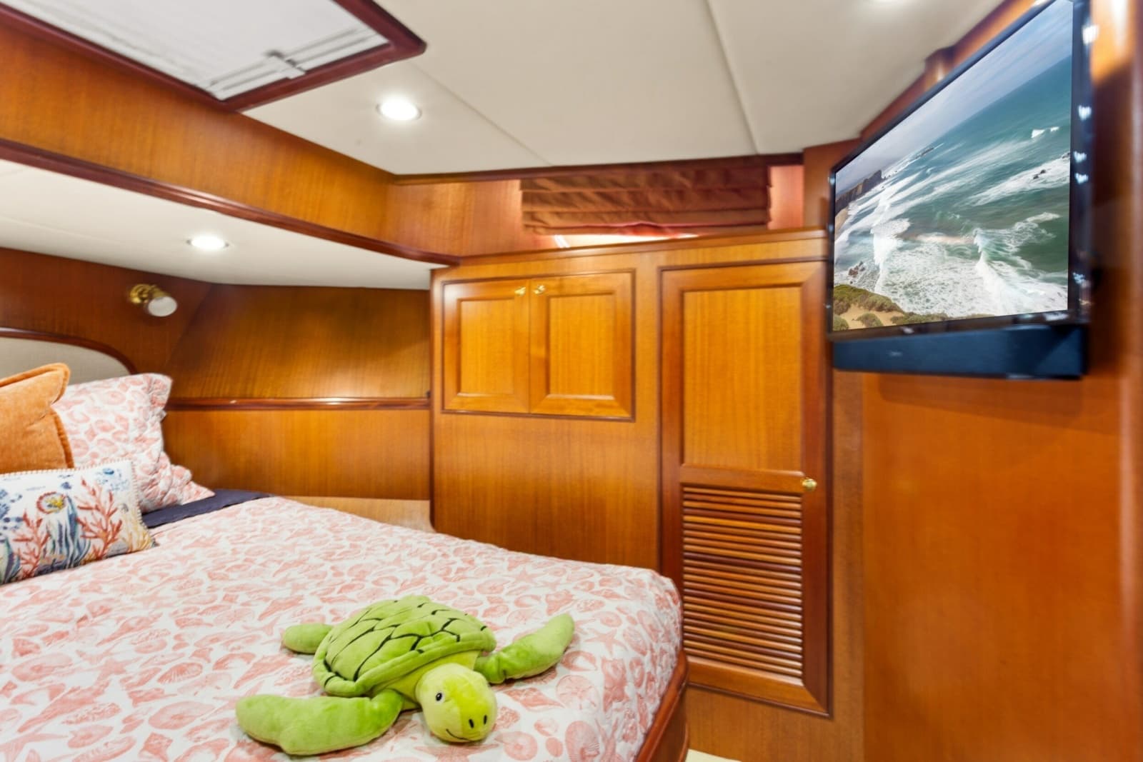 2005 Offshore Yachts 66 Pilot House - Photo 28