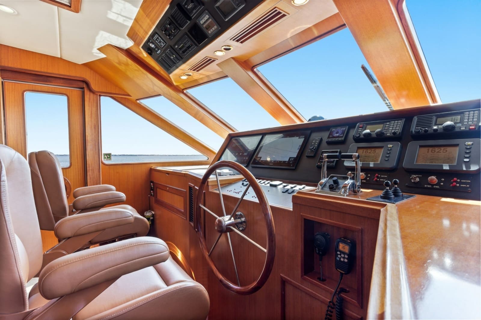 2005 Offshore Yachts 66 Pilot House - Photo 18