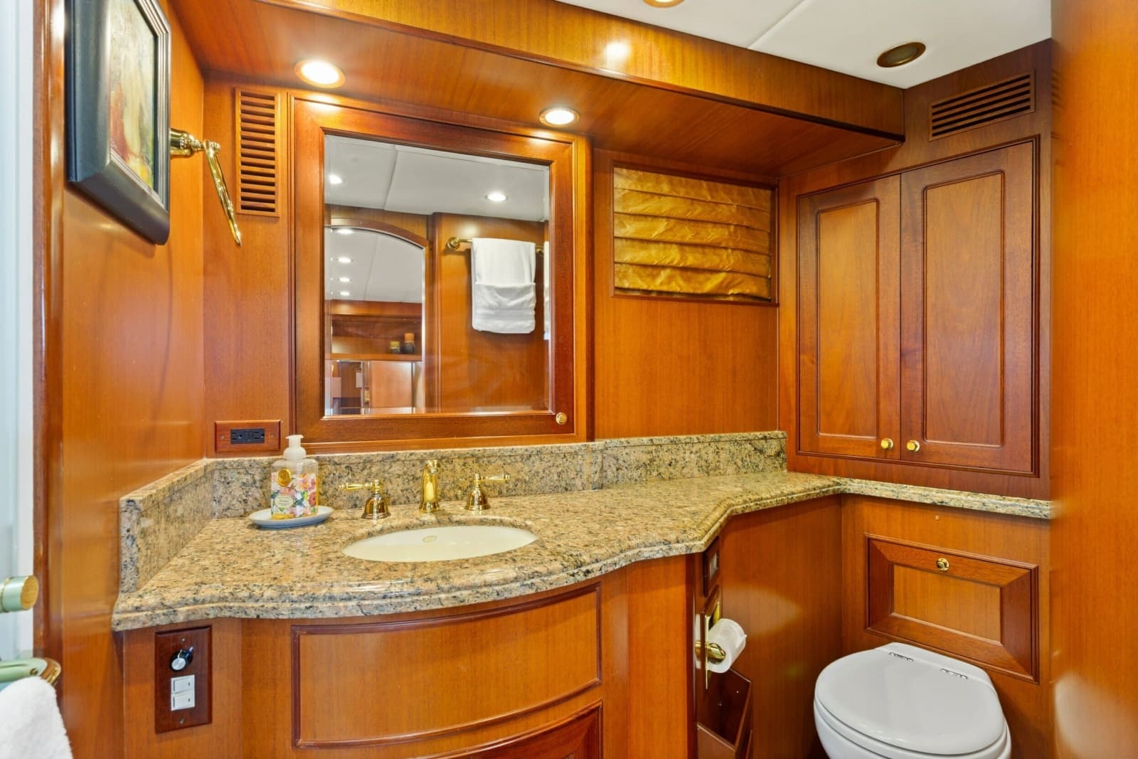 2005 Offshore Yachts 66 Pilot House - Photo 24