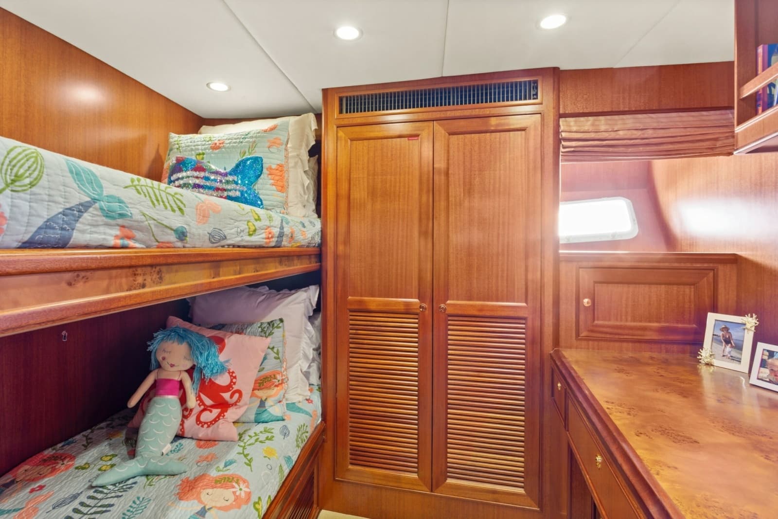 2005 Offshore Yachts 66 Pilot House - Photo 31