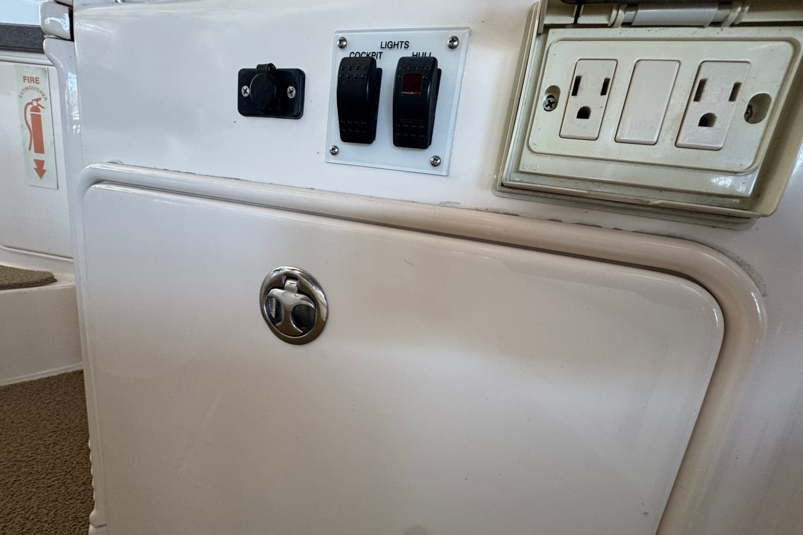 2005 Regal Commodore 3560 IO - Photo 20