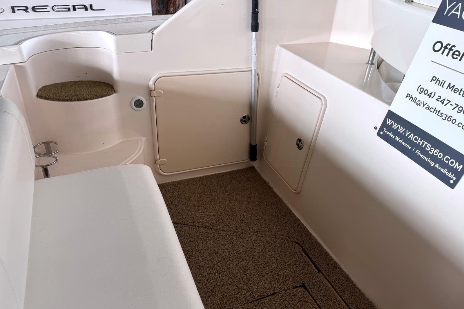2005 Regal Commodore 3560 IO - Photo 33