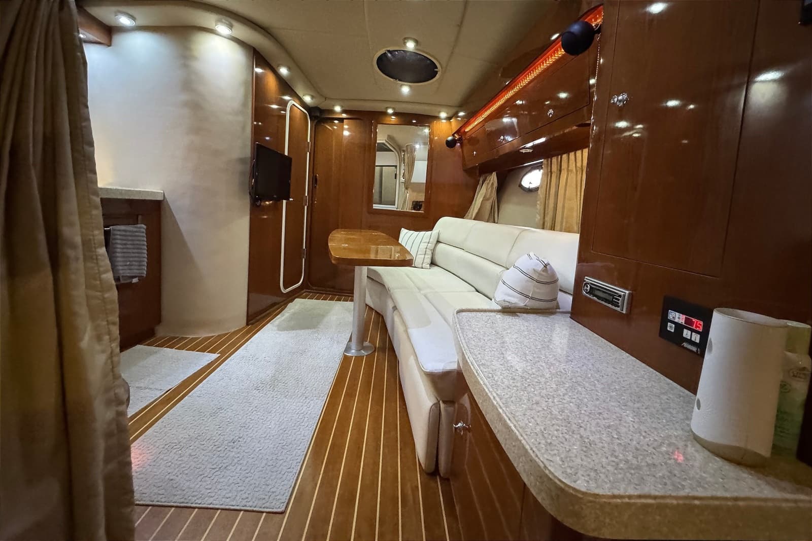 2005 Regal Commodore 3560 IO - Photo 40