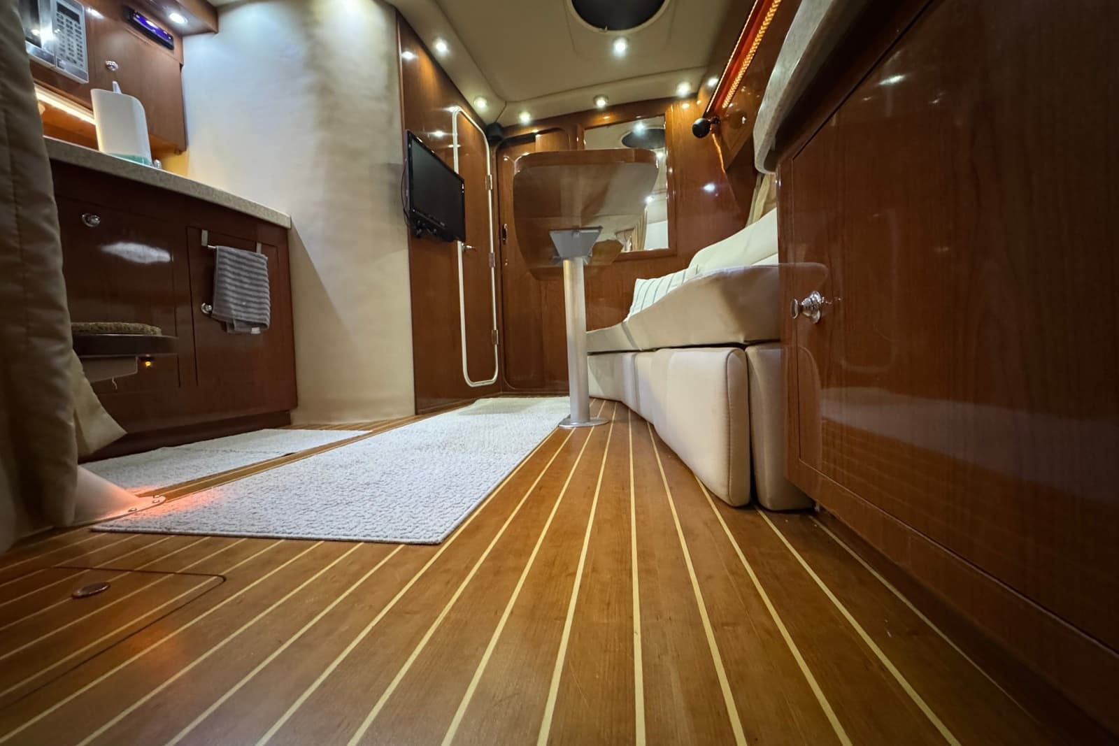 2005 Regal Commodore 3560 IO - Photo 42