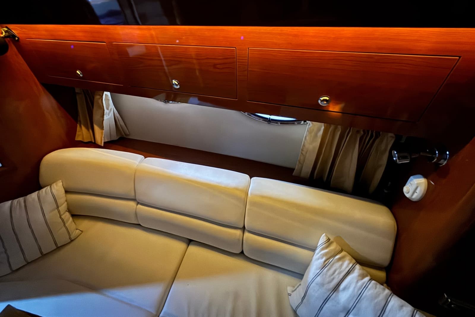 2005 Regal Commodore 3560 IO - Photo 48