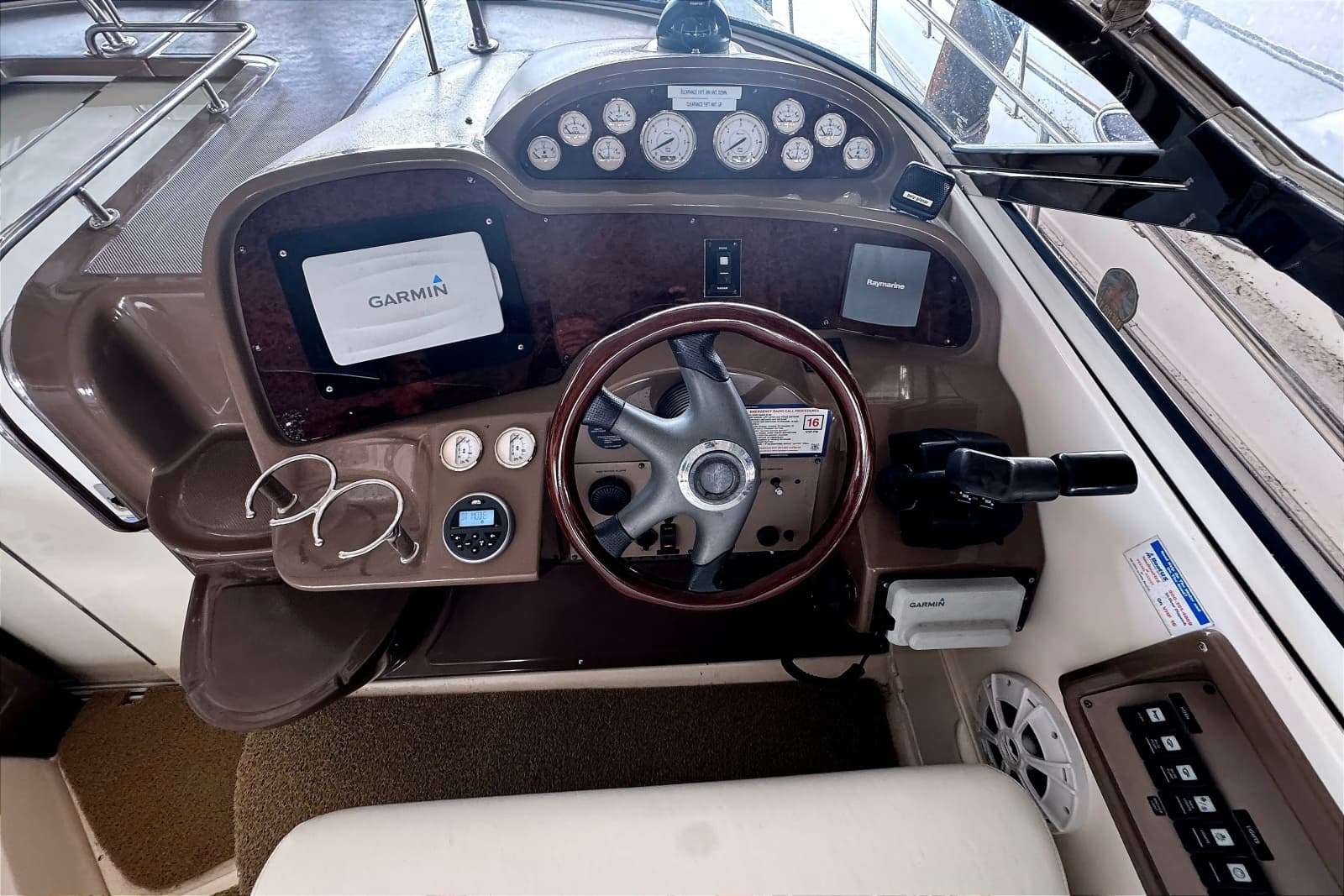 2005 Regal Commodore 3560 IO - Photo 12