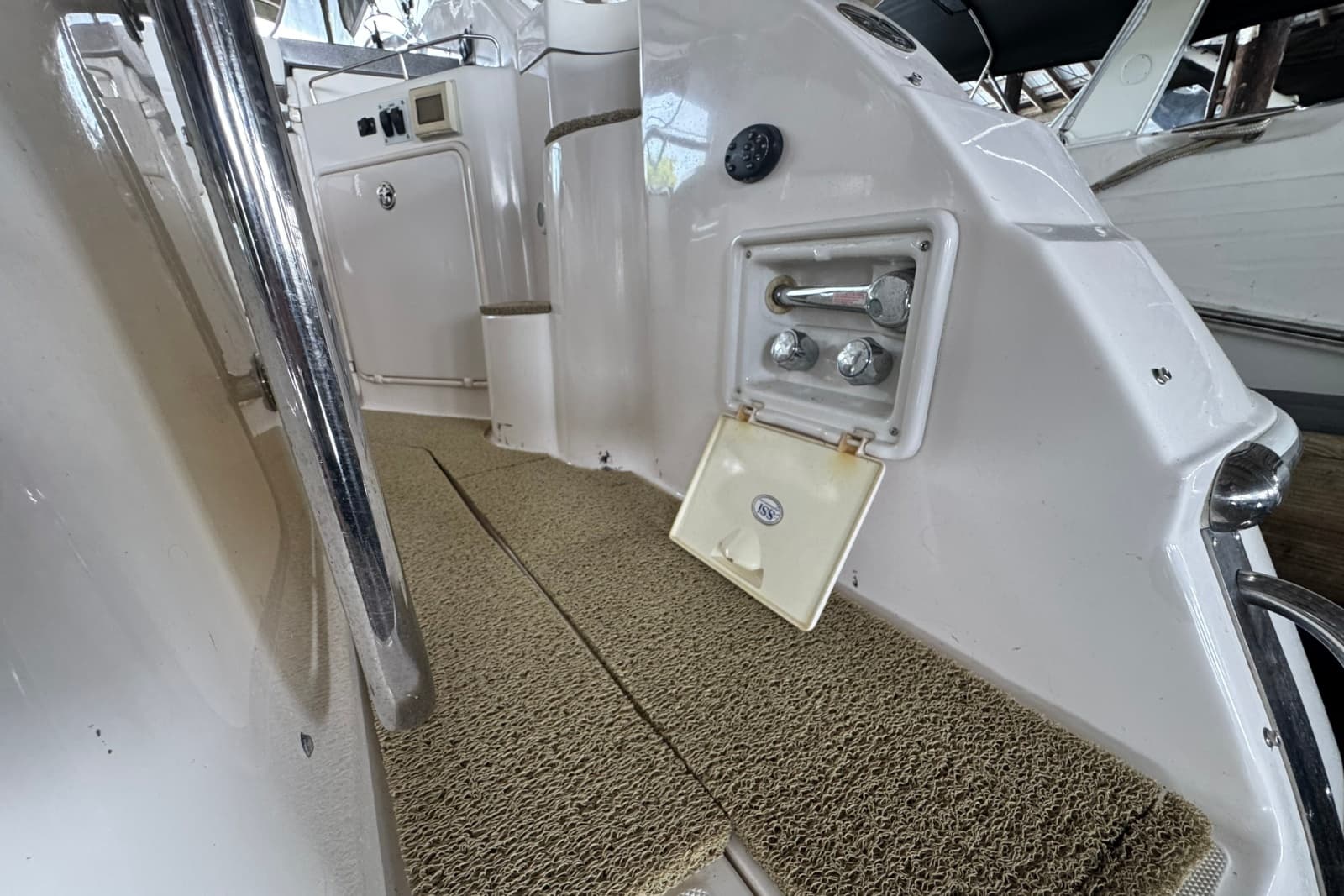 2005 Regal Commodore 3560 IO - Photo 18