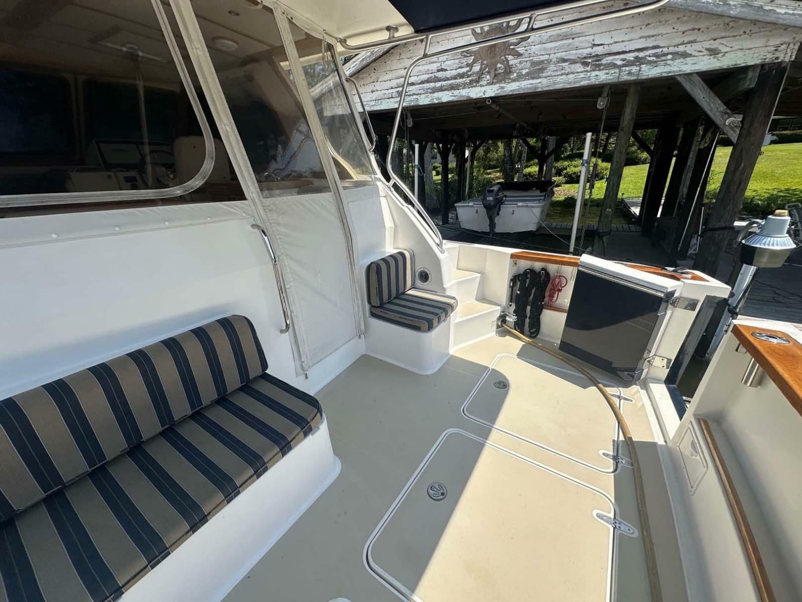 2005 Sabre 42 Express - Photo 10