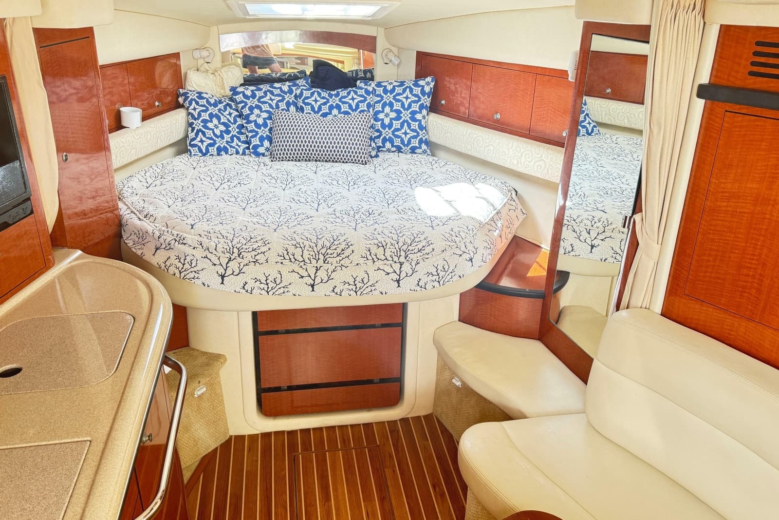 2005 Sea Ray 340 Sundancer - Photo 11