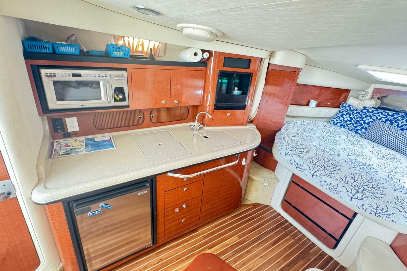2005 Sea Ray 340 Sundancer - Photo 13