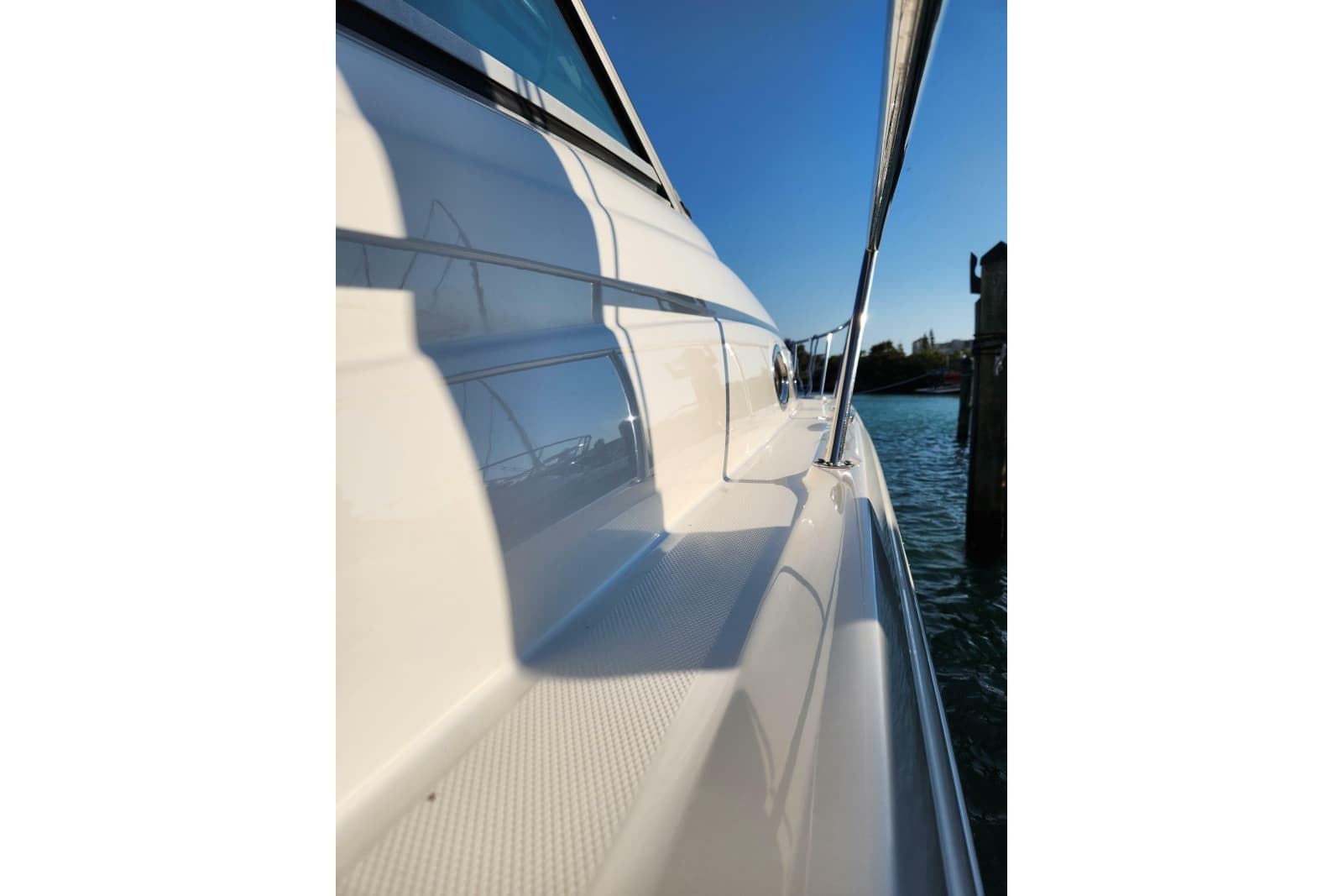 2005 Sea Ray 340 Sundancer - Photo 6