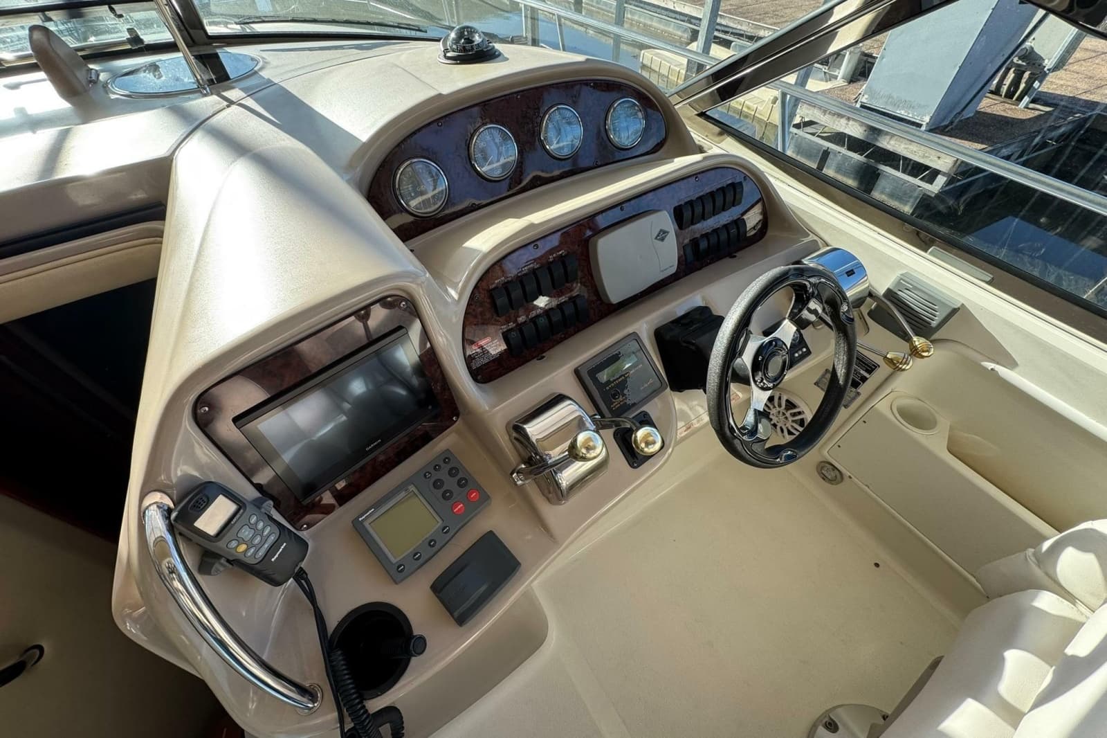 2005 Sea Ray 360 Sundancer - Photo 4