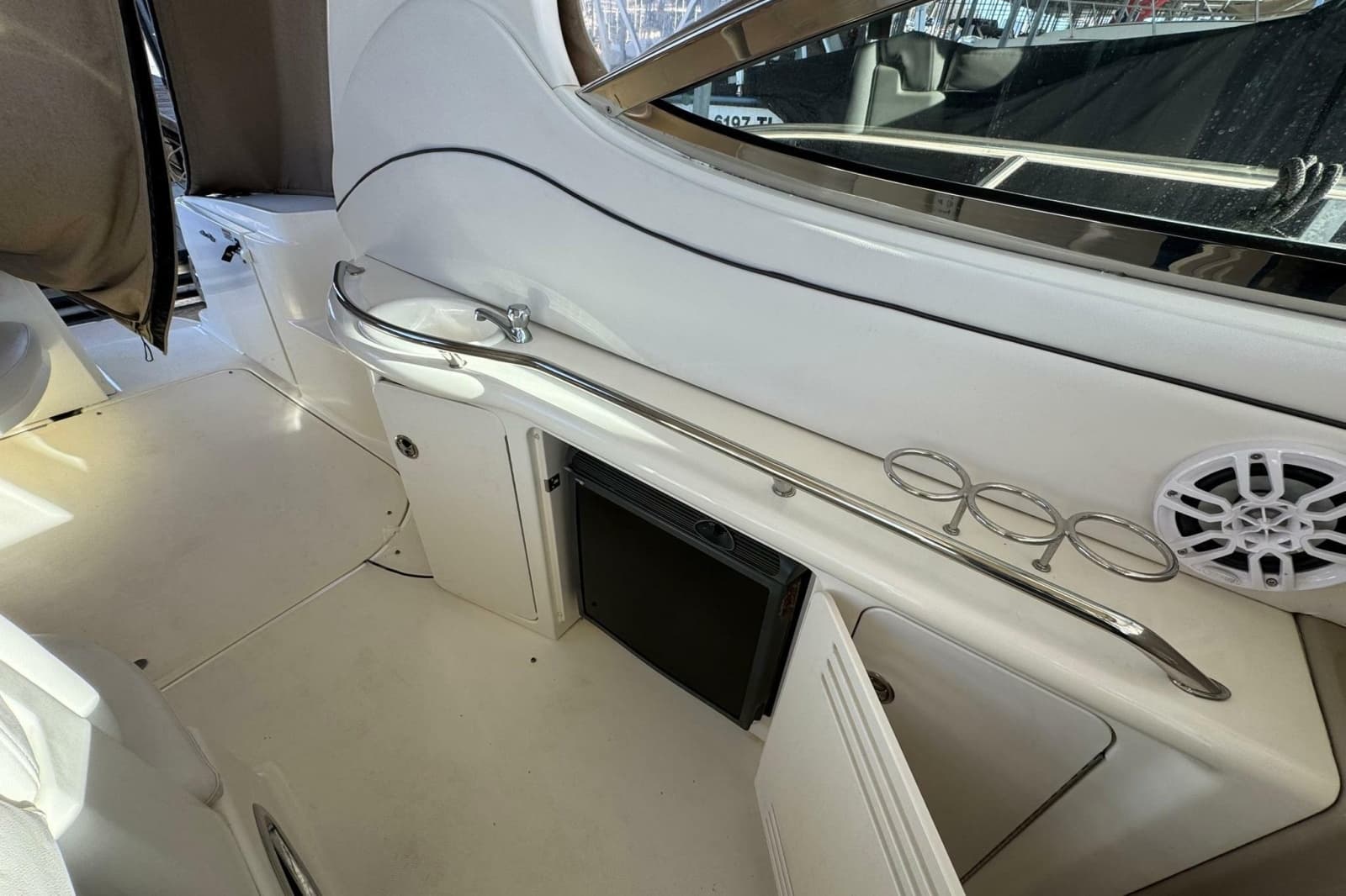 2005 Sea Ray 360 Sundancer - Photo 9