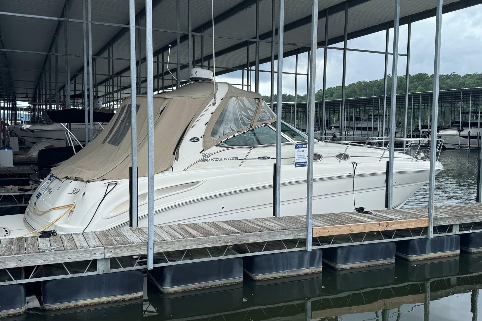 2005 Sea Ray 360 Sundancer - Photo 2