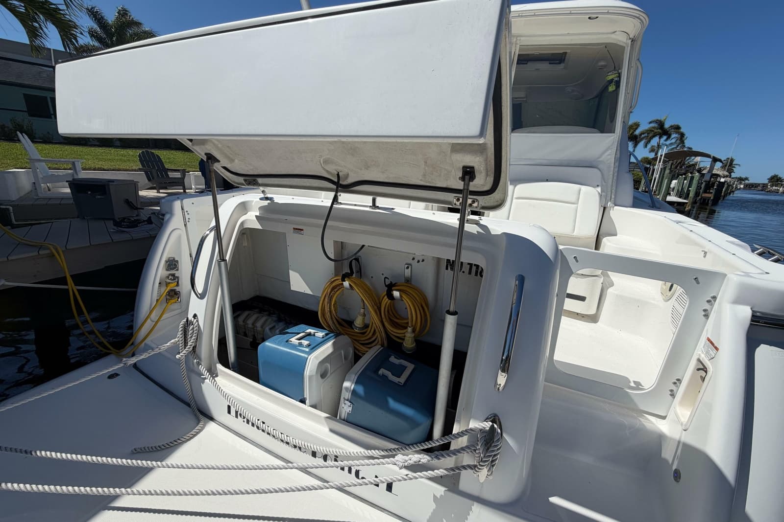 2005 Tiara Yachts 3600 Sovran - Photo 11