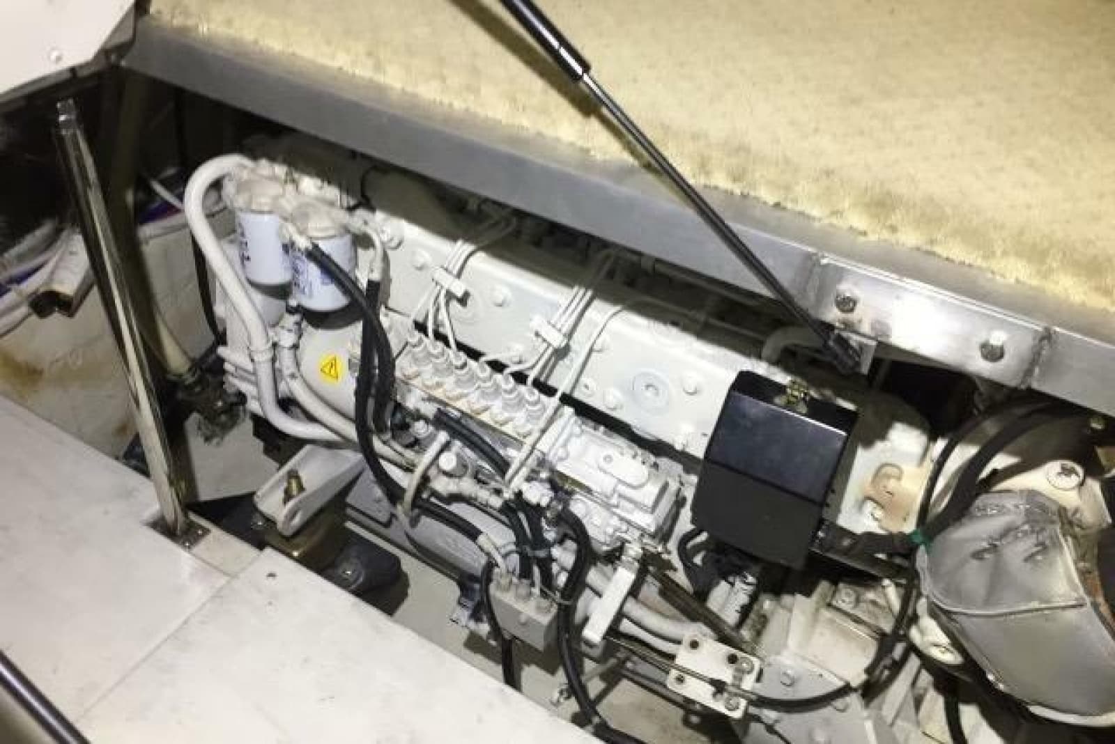 2004 Carver 420 Mariner - Photo 22
