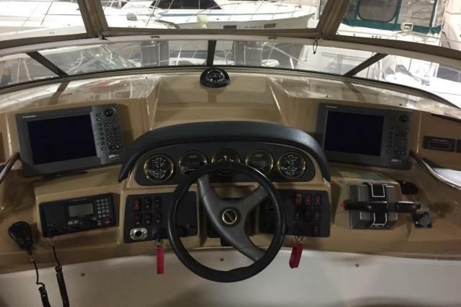 2004 Carver 420 Mariner - Photo 18