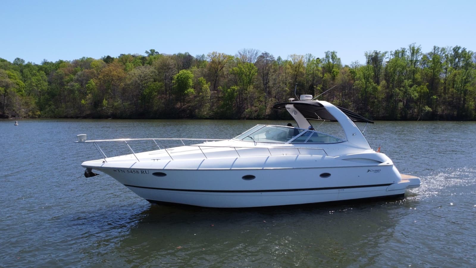 2004 Cruisers Yachts 370 Express - Photo 14