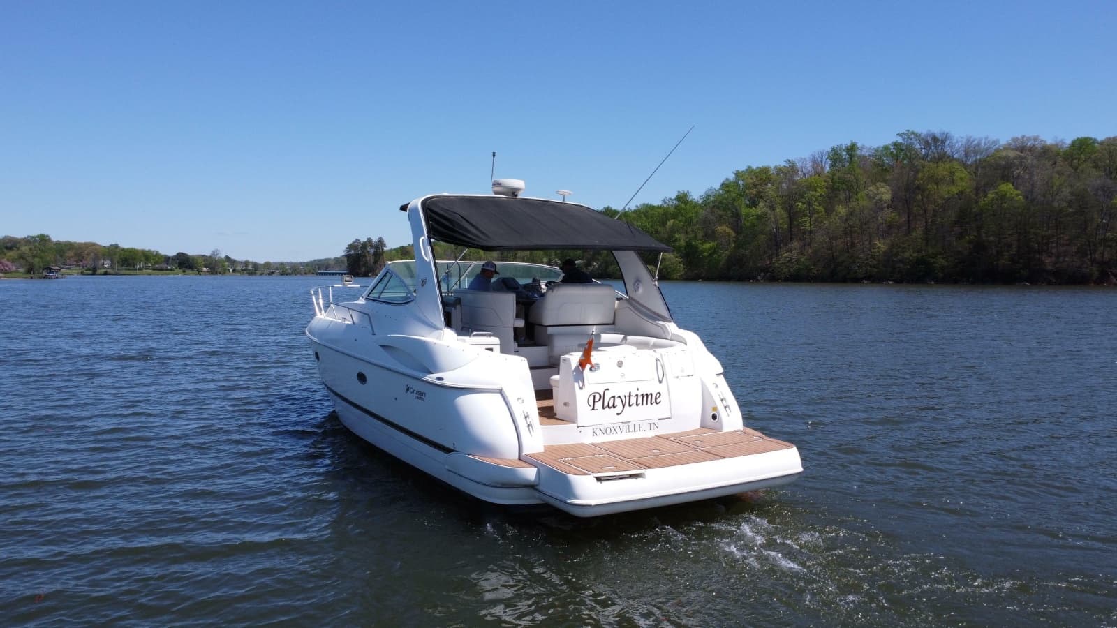 2004 Cruisers Yachts 370 Express - Photo 12