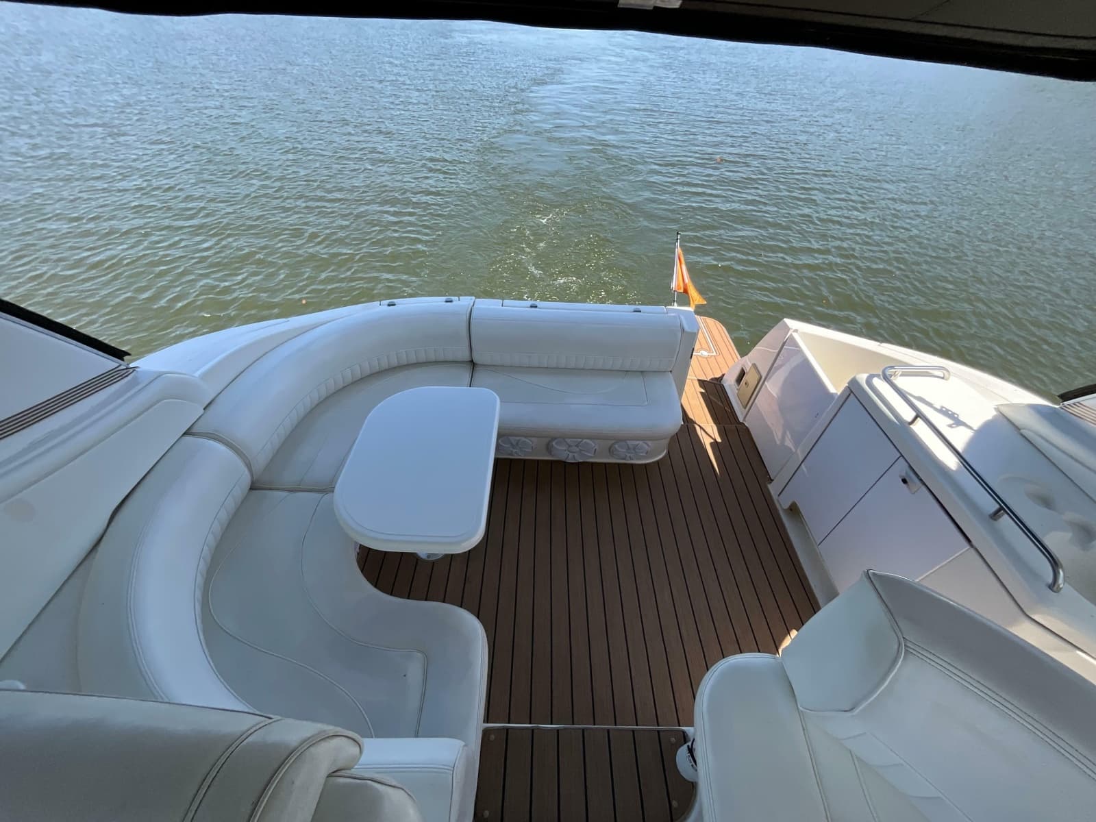 2004 Cruisers Yachts 370 Express - Photo 16