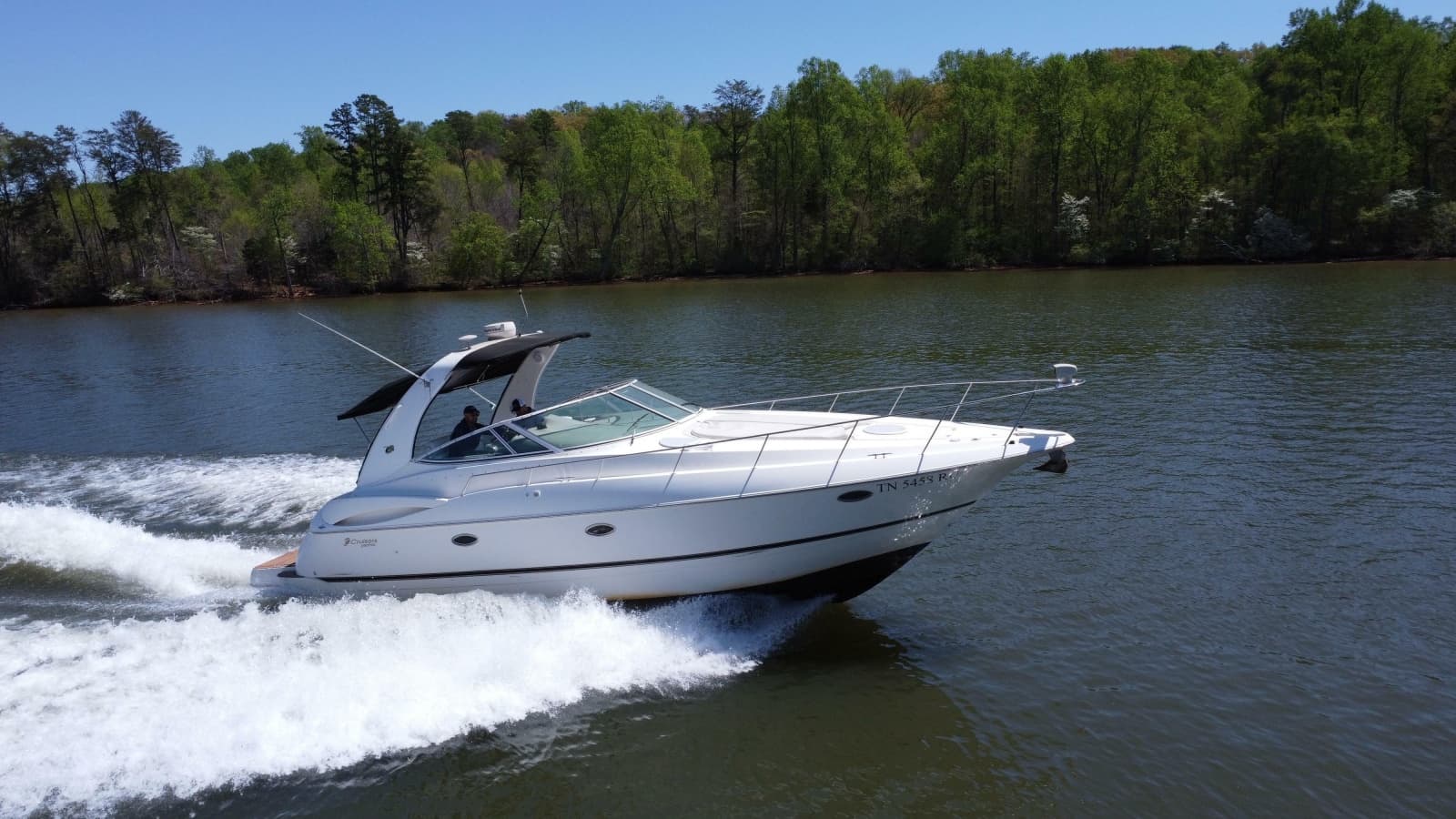 2004 Cruisers Yachts 370 Express - Photo 2