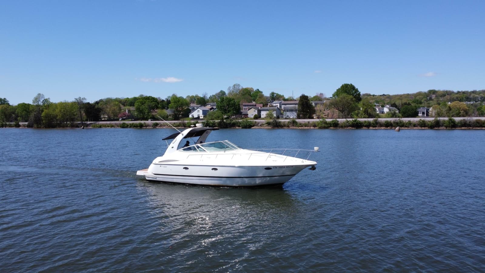 2004 Cruisers Yachts 370 Express - Photo 10