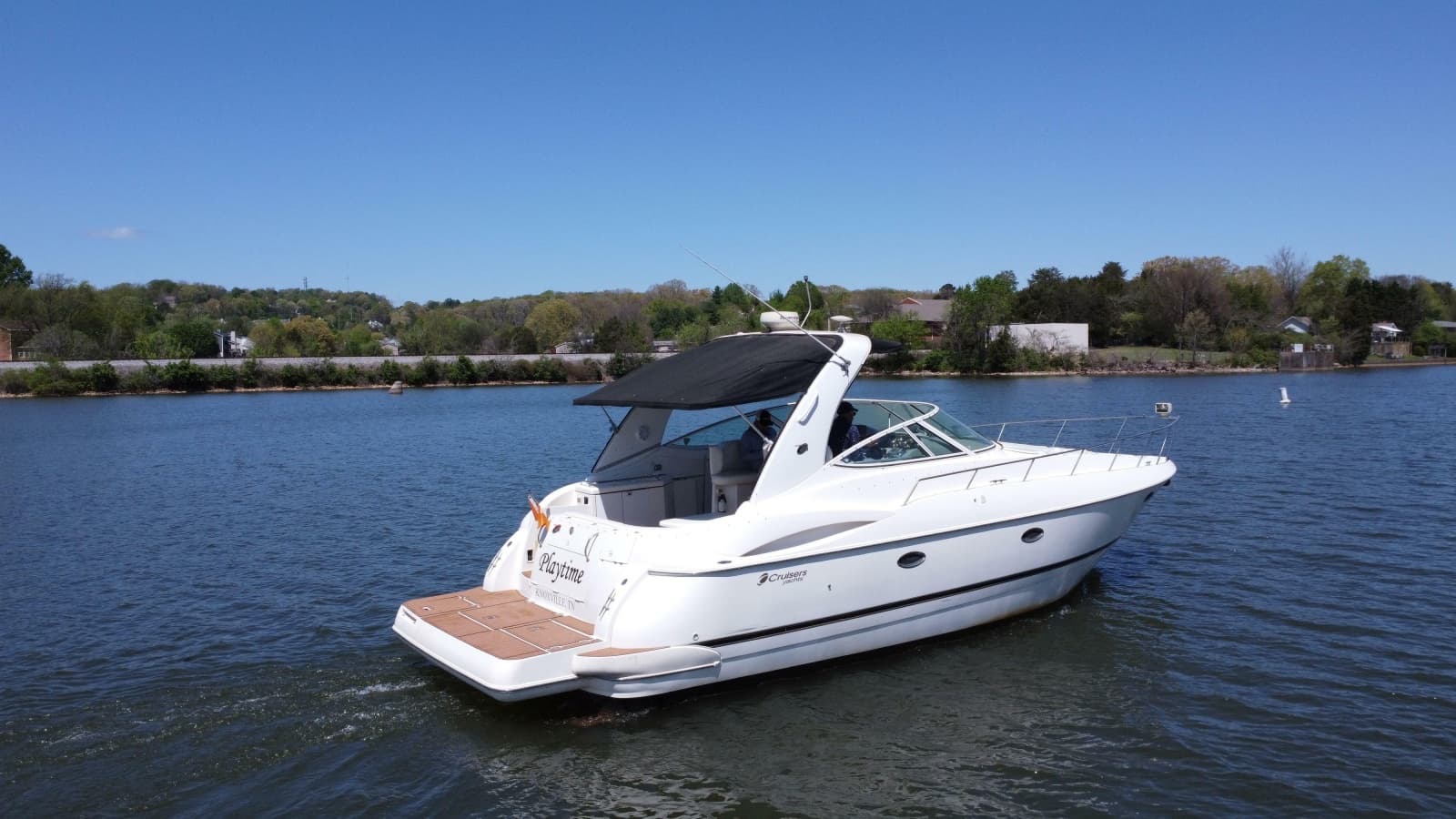 2004 Cruisers Yachts 370 Express - Photo 11