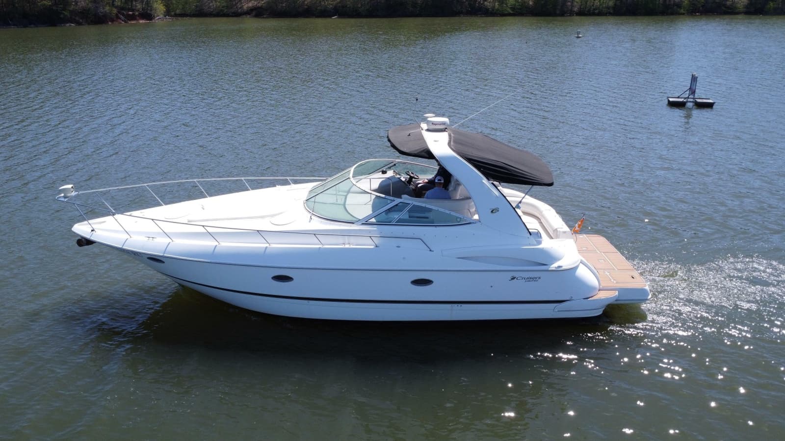 2004 Cruisers Yachts 370 Express - Photo 15